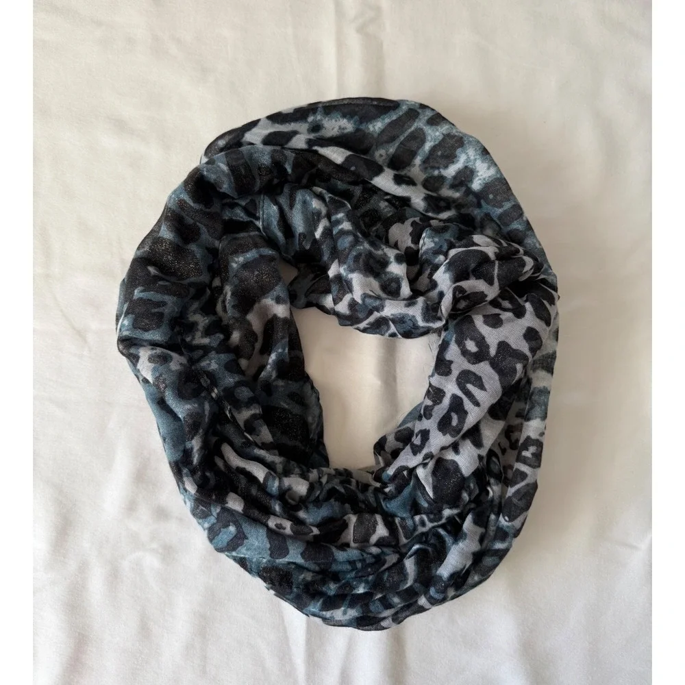 Blue Grey Leopard‎ Print Infinity Scarf Lightweight Animal Pattern Loop Scarf
